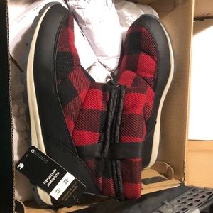 Brand new with tags Sorel Whitney short boots